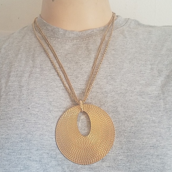 Jewelry - Medallion necklace.